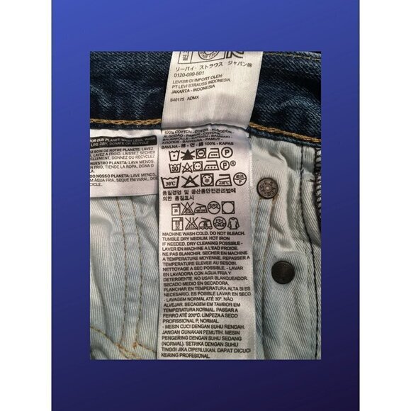 Levi Strauss & Co. 514 Straight Fit Distressed Jeans, 30 x 32, Blue, EUC - Picture 5 of 9